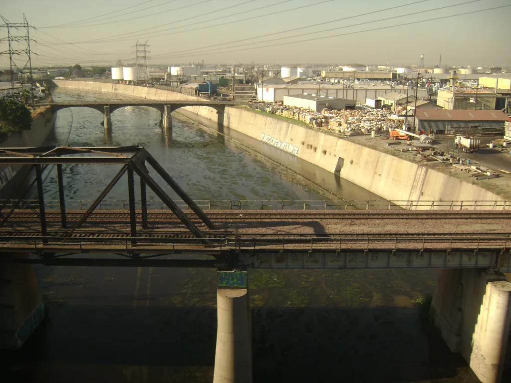 Reading the Los Angeles River as Infrastructure and Landscape
